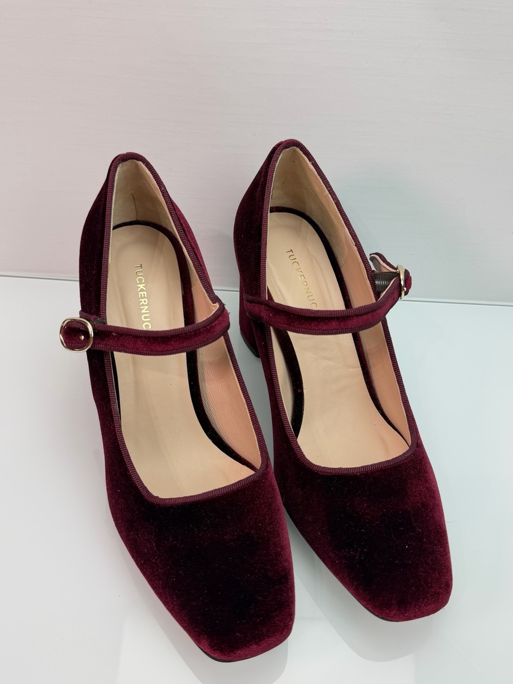 Tuckernuck Velvet Heels Mary Jane Oxblood Wine Shoes Size 8,5 B